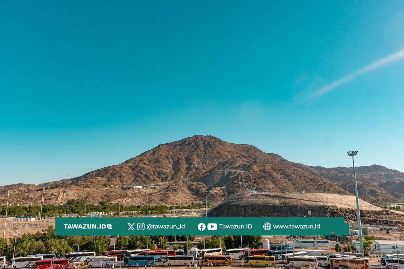 FOTO Lanskap POV dari atas Gunung Arafah. (Unsplash/Sulthan Auliya)