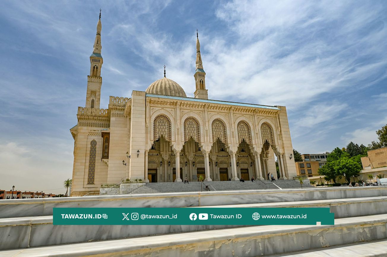FOTO Sebuah masjid di Costantine, Aljazair. (Unsplash/Ondrej Bocek)