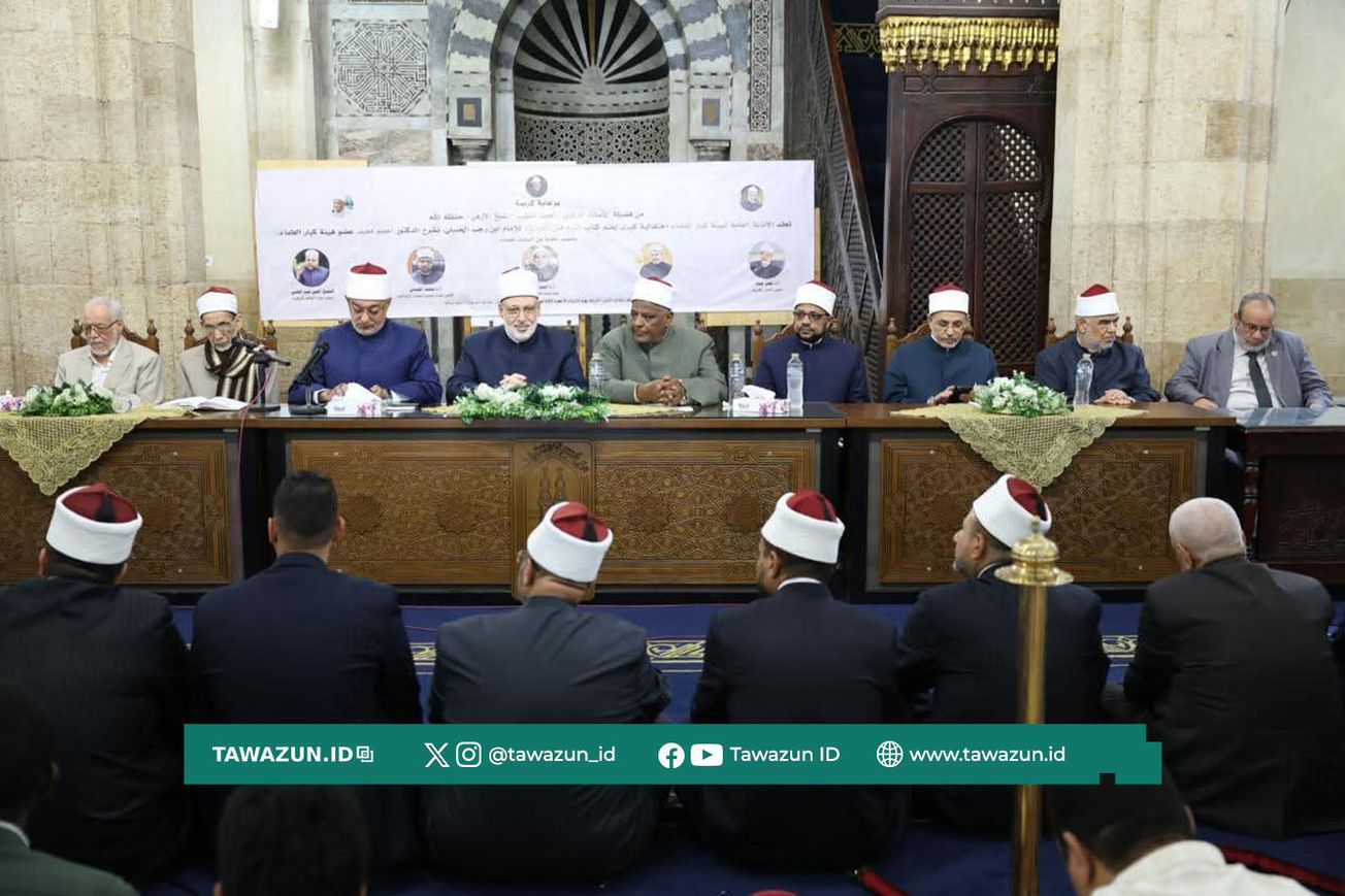 FOTO Para ulama pemimpin Al-Azhar saat perayaan khataman di Masjid Al-Azhar. (Fb/Masjid Al-Azhar)